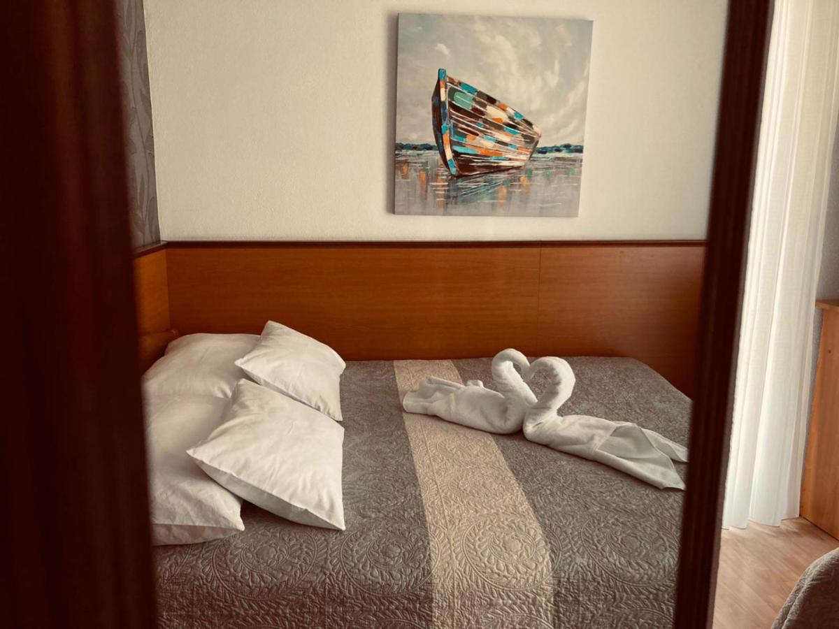 Sobe/Rooms Riva Zadar Bagian luar foto